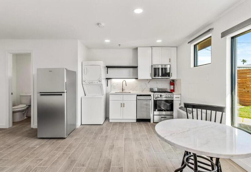 모텔 Studios On Fourth