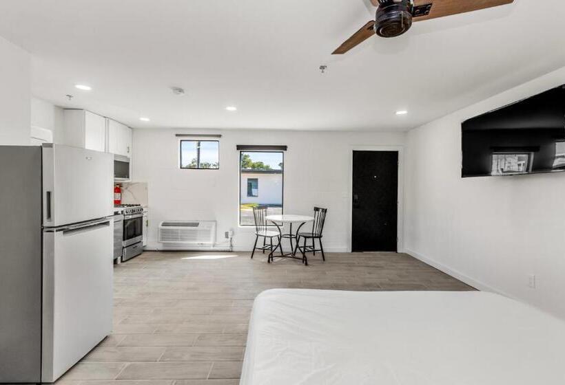 모텔 Studios On Fourth