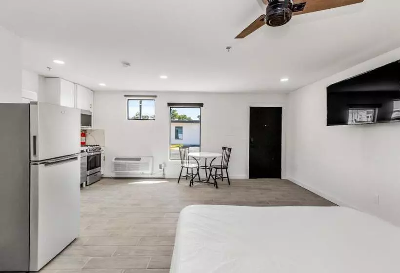 Motelli Studios On Fourth