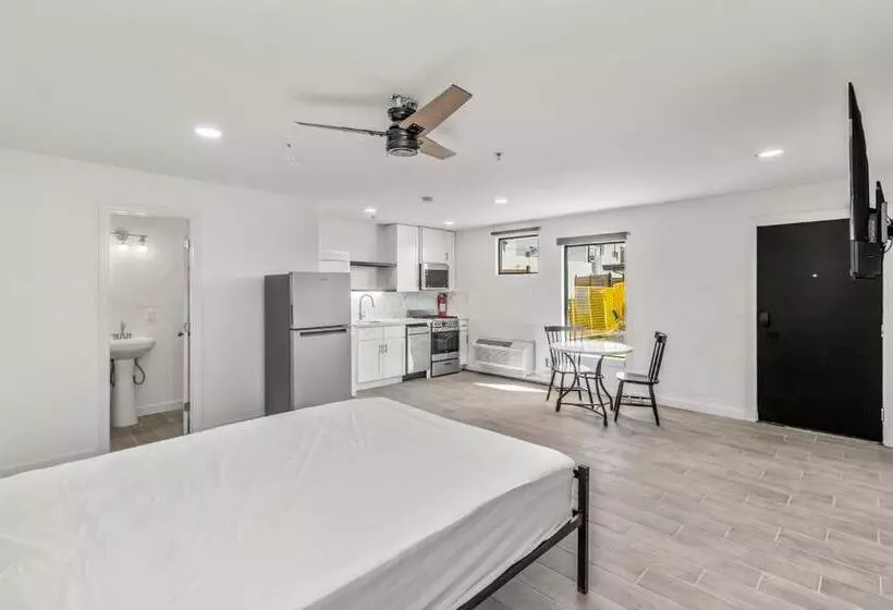 Motelli Studios On Fourth