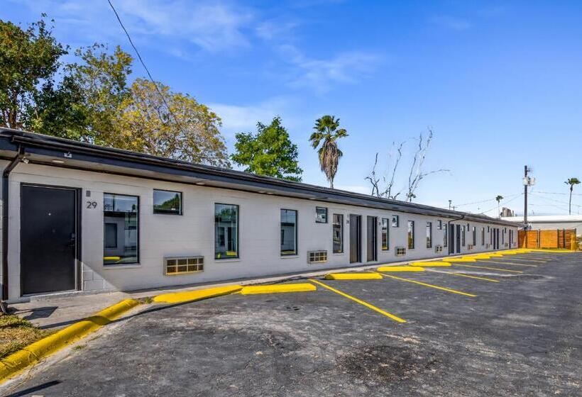 모텔 Studios On Fourth