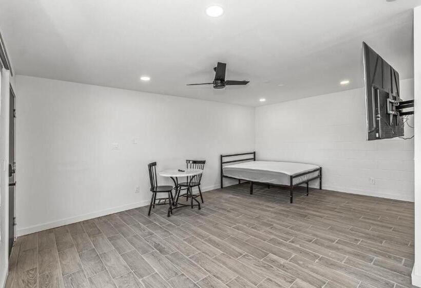 모텔 Studios On Fourth