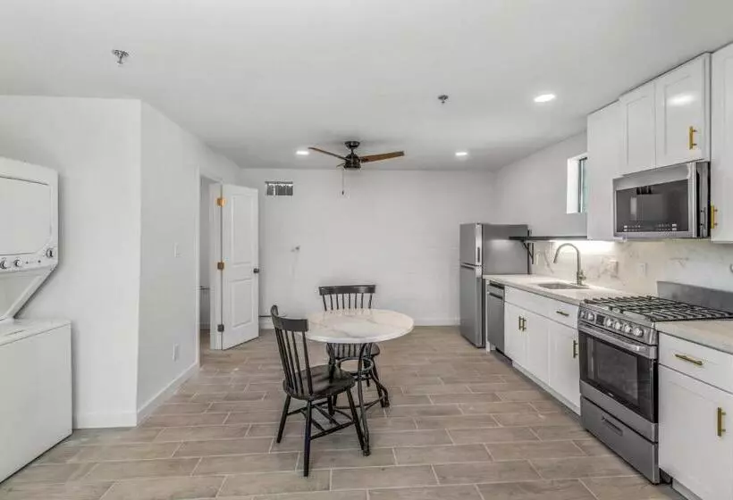 Motelli Studios On Fourth