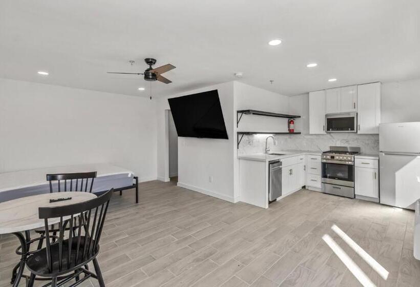 모텔 Studios On Fourth