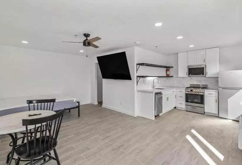 Motelli Studios On Fourth