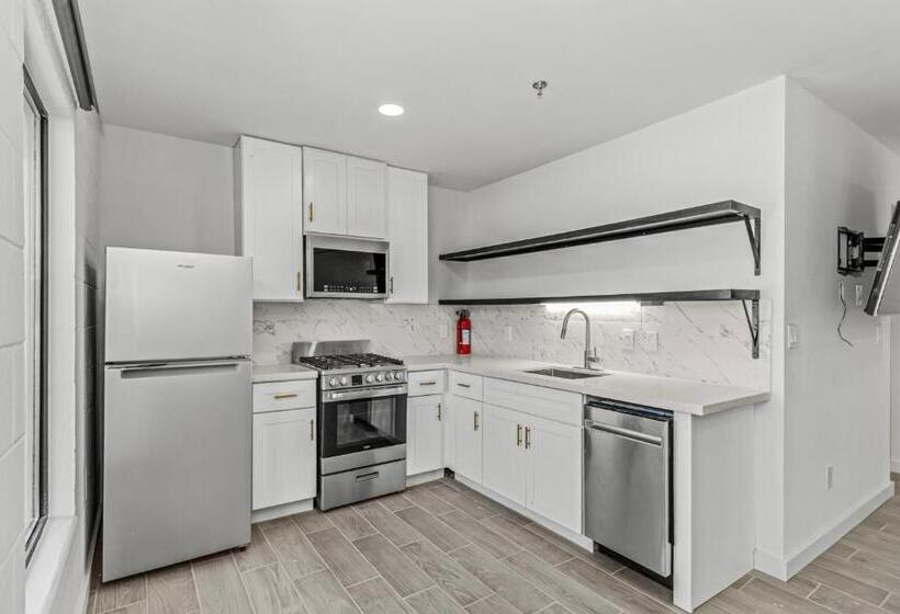 모텔 Studios On Fourth