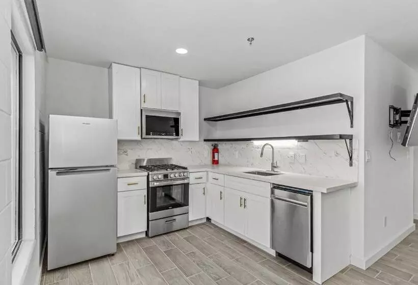 Motelli Studios On Fourth