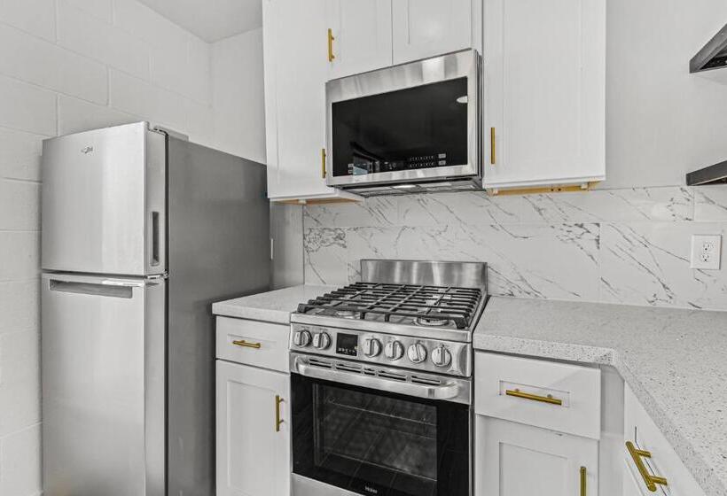 모텔 Studios On Fourth