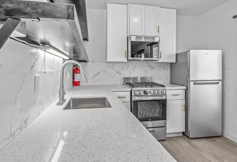 Motelli Studios On Fourth