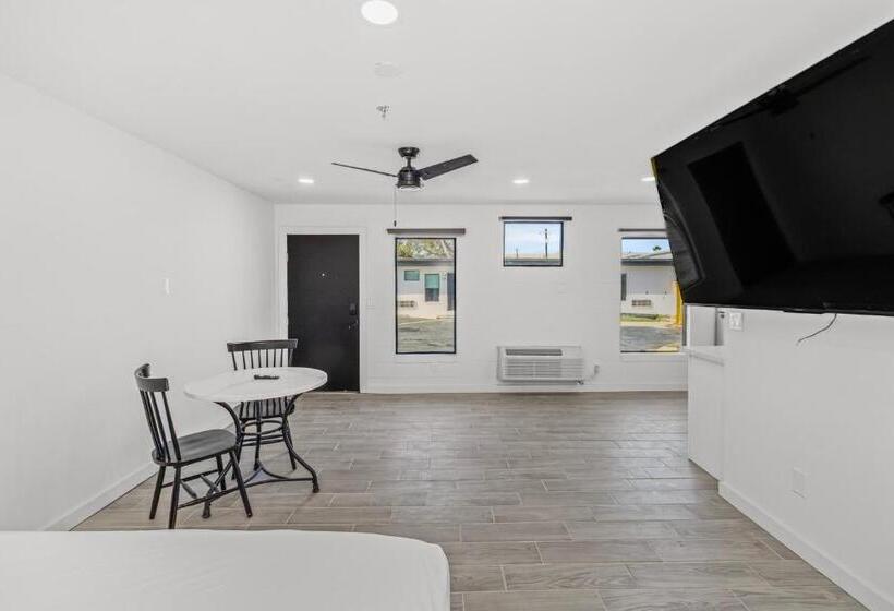 모텔 Studios On Fourth