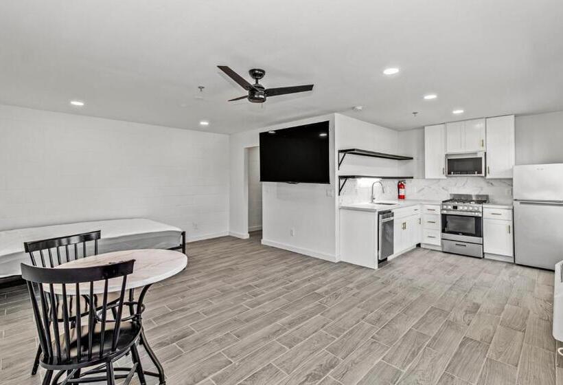 모텔 Studios On Fourth