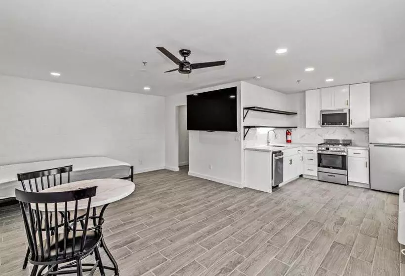 Motelli Studios On Fourth