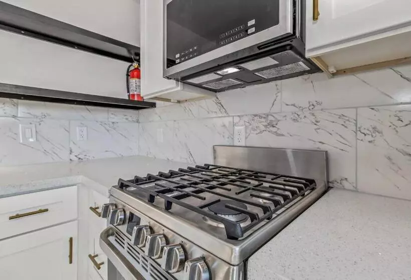 Motelli Studios On Fourth