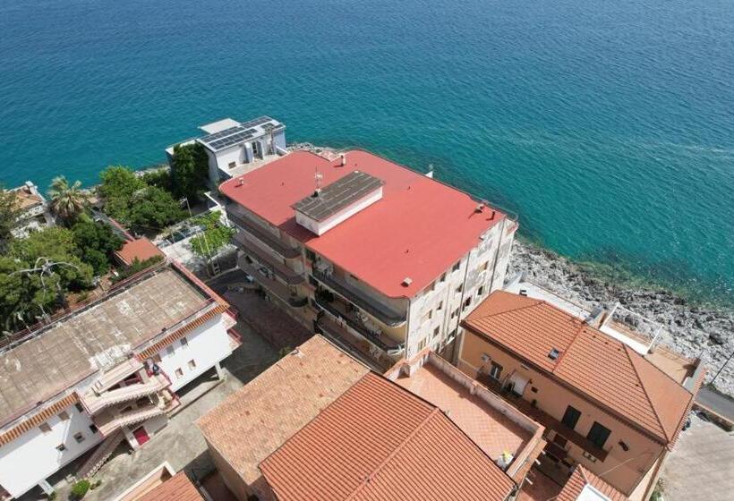 پانسیون Calanca Rooms