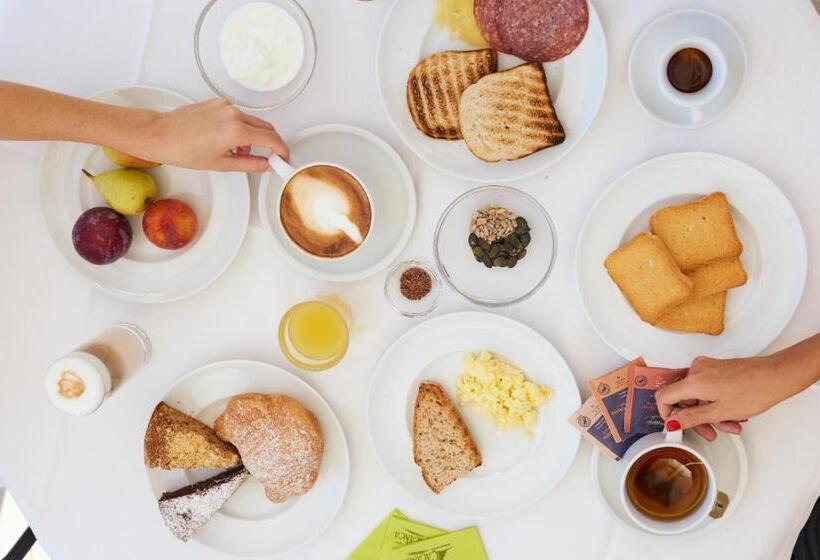 پانسیون Calanca Rooms