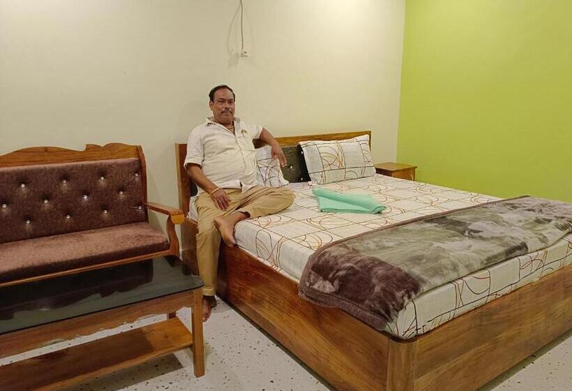 פנסיון Konark Inn Guest House