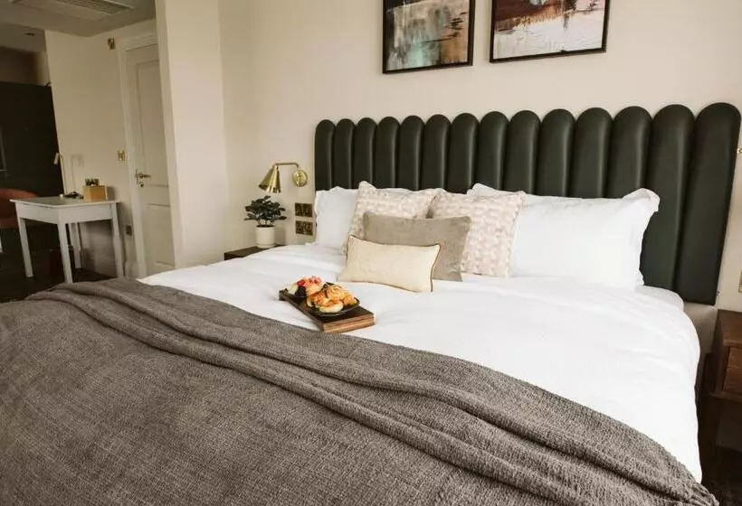 The Hillbrook Hotel & Spa   Sherborne