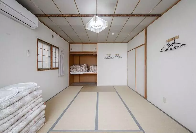 ユースホステル Super Conveniently Located The Guest House Hakodate Bay