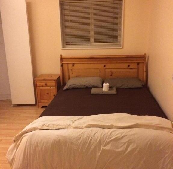 ユースホステル Vancouver Backpacker House