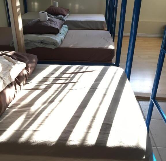 ユースホステル Vancouver Backpacker House