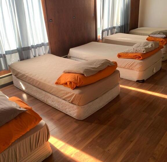 ユースホステル Vancouver Backpacker House