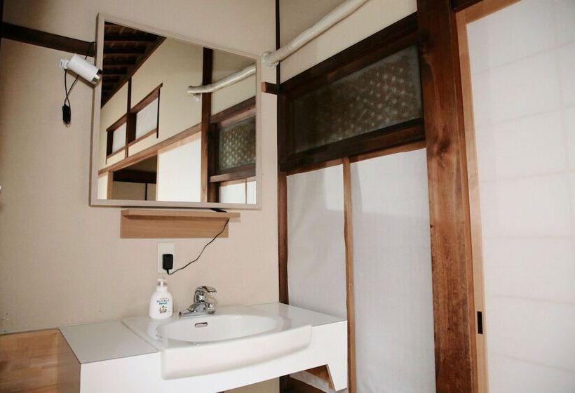 הוסטל Yuzan Guesthouse