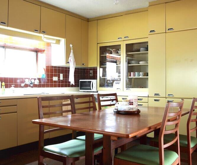 הוסטל Yuzan Guesthouse