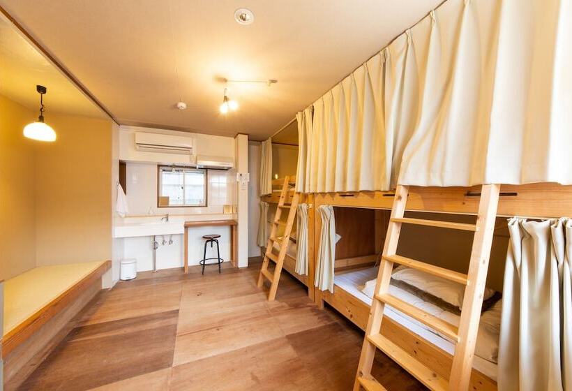 הוסטל Yuzan Guesthouse