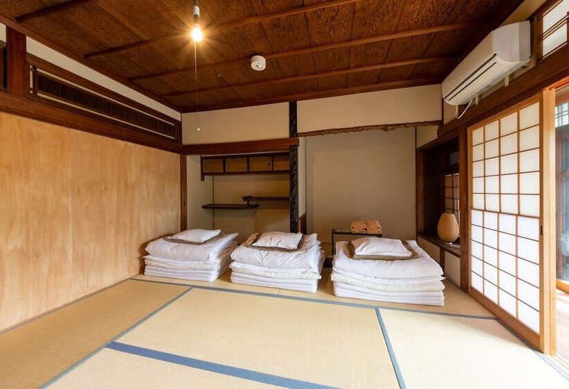 הוסטל Yuzan Guesthouse