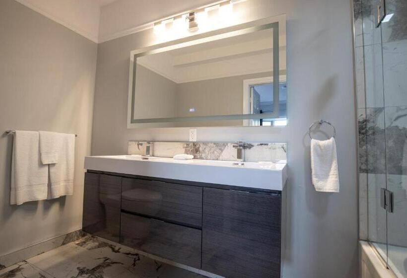 تختخواب و صبحانه Niagara Luxury Suites