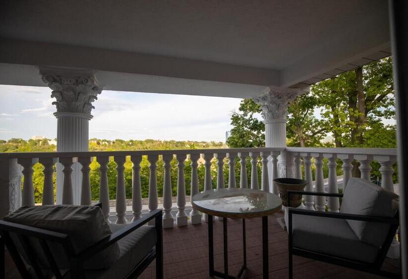 تختخواب و صبحانه Niagara Luxury Suites