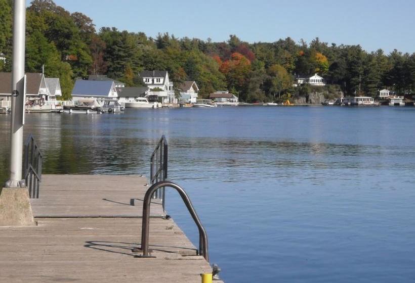 Capricorn Motel Royale 1000 Islands