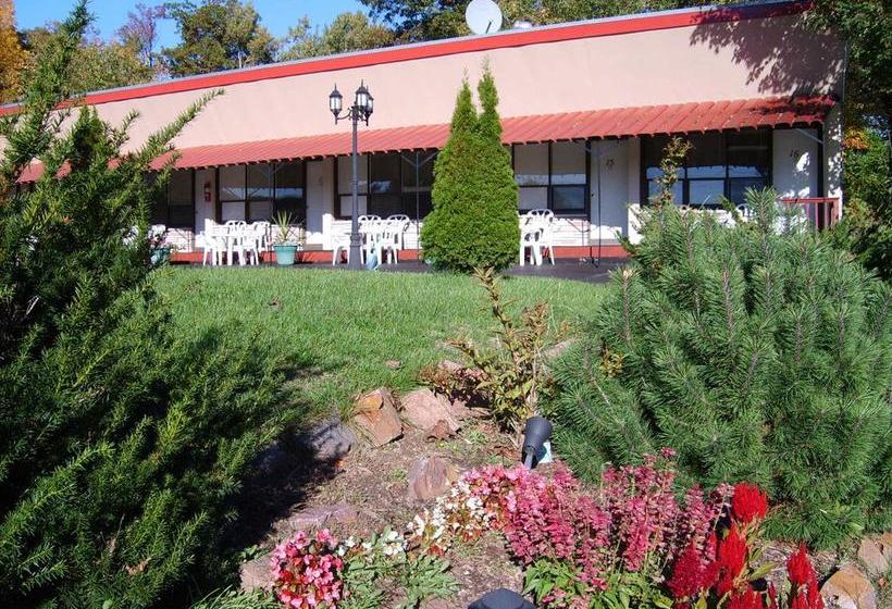 Capricorn Motel Royale 1000 Islands