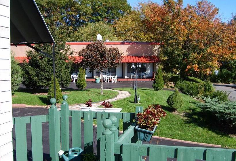 Capricorn Motel Royale 1000 Islands