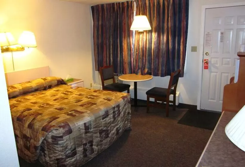 Chinook Motel