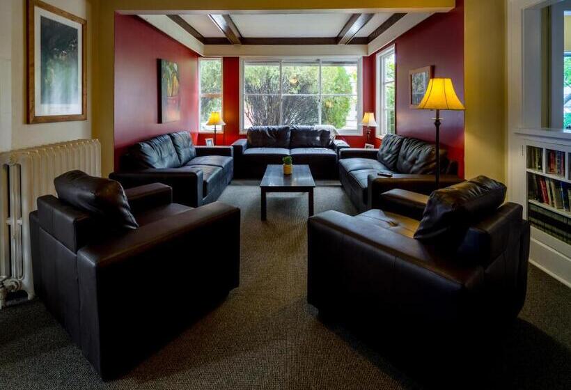 Hi Penticton   Hostel