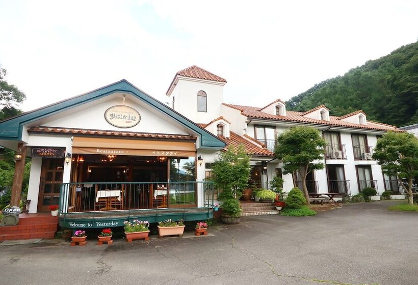 호텔 & Restaurant Yesterday