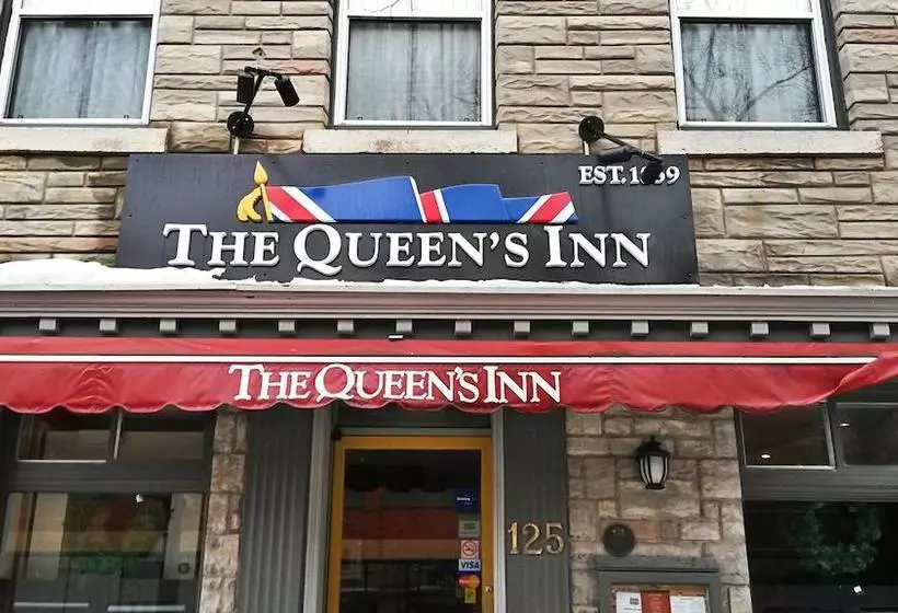 ホテル The Queen's Inn