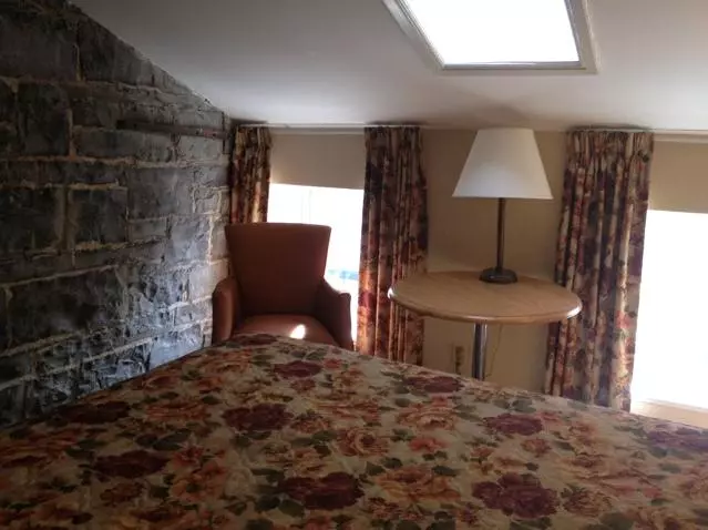 ホテル The Queen's Inn