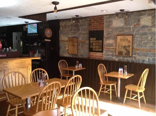 ホテル The Queen's Inn