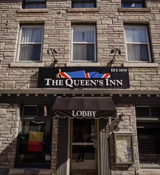 ホテル The Queen's Inn