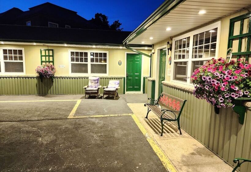 Maple Leaf Motel