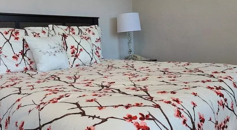 Maple Leaf Motel