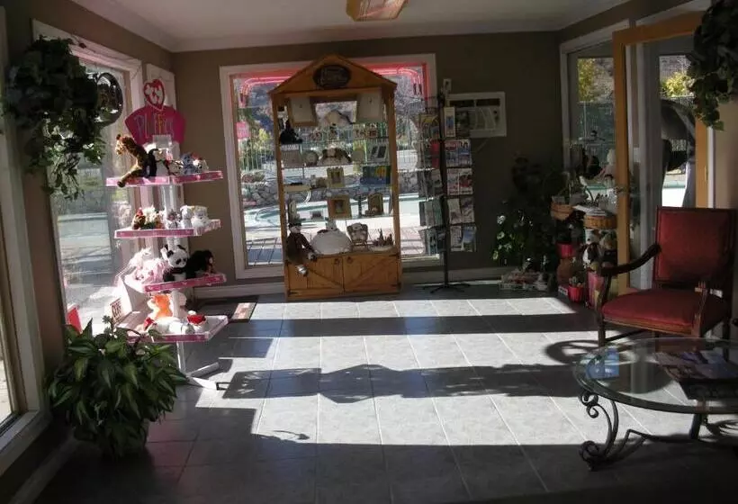モーテル Cache Creek Inn