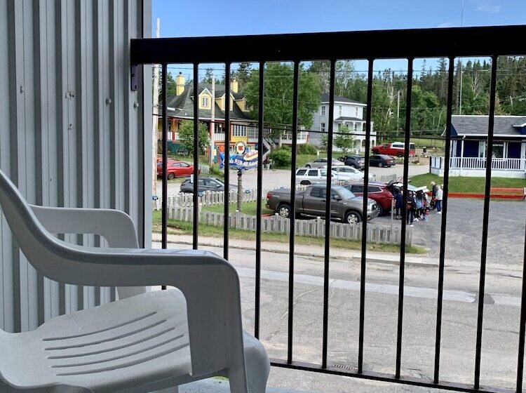 Motel De L'anse A L'eau