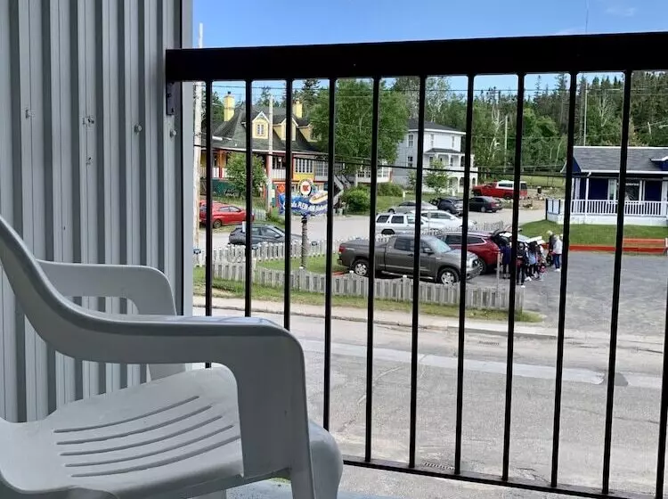 Motel De L'anse A L'eau