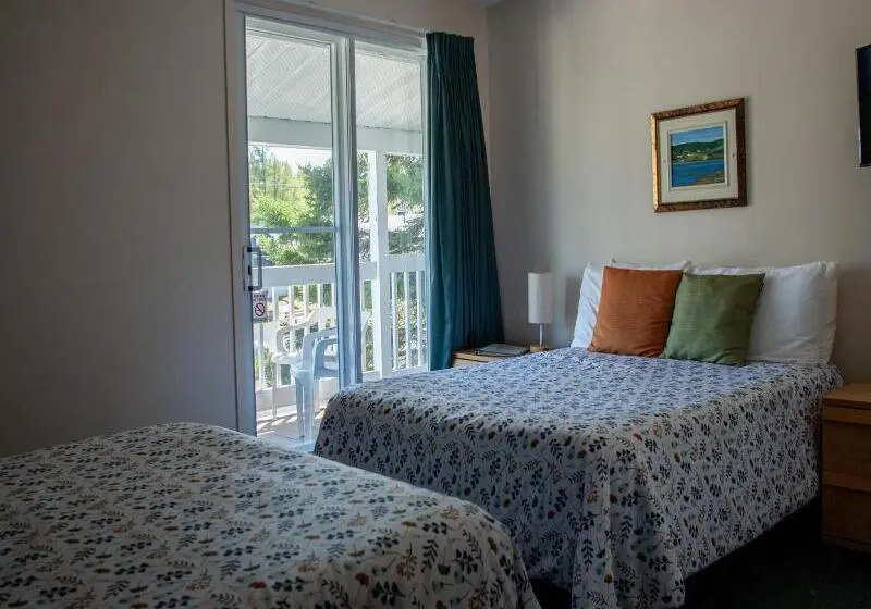 Motel De L'anse A L'eau