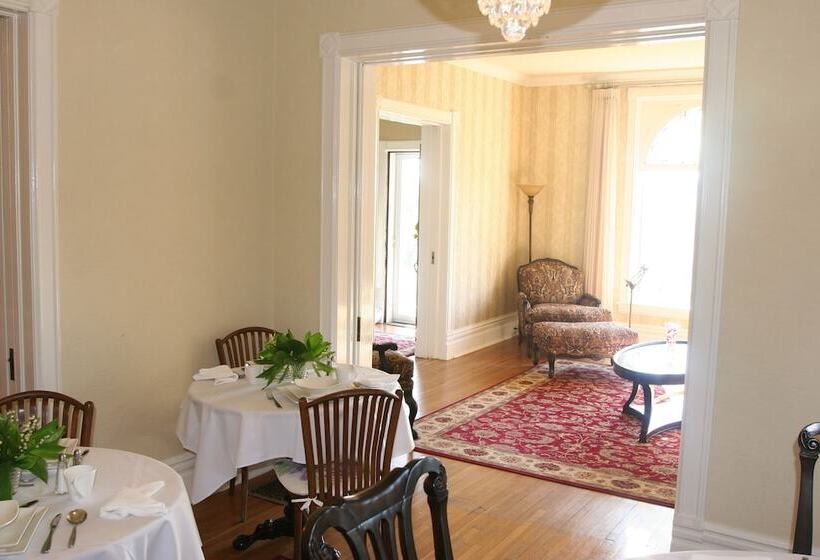 تختخواب و صبحانه Niagara Luxury Suites