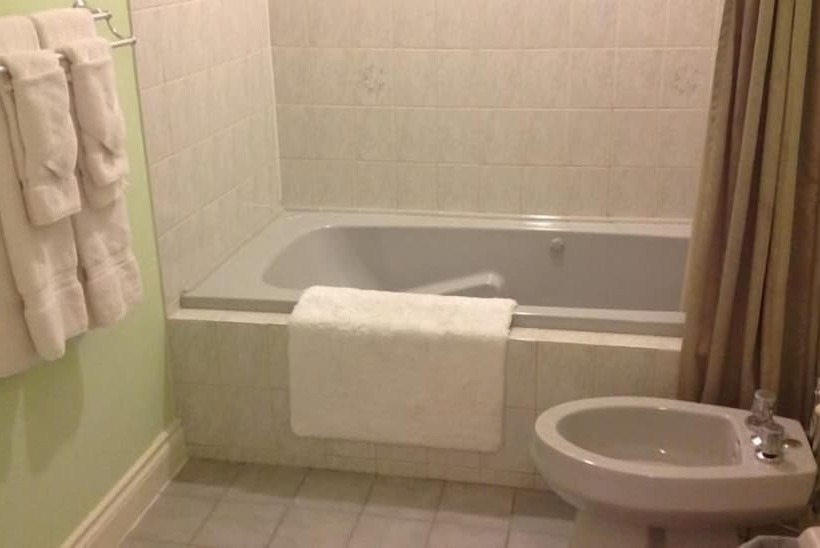 تختخواب و صبحانه Niagara Luxury Suites