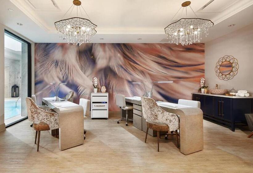 Resort Otel 124 On Queen Hotel & Spa